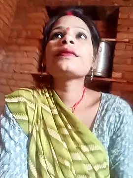 Snapshot of Hot_ree64 chatting on 03-05-26, 05:47 Hot ree64 online show from 03-05-26, 05:47