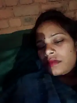 Snapshot of Hot_ree64 chatting on 03-10-26, 04:23 Hot ree64 online show from 03-10-26, 04:23