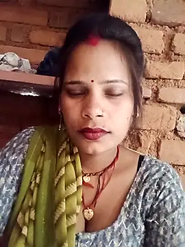 Snapshot of Hot_ree64 chatting on 03-31-26, 10:48 Hot ree64 online show from 03-31-26, 10:48