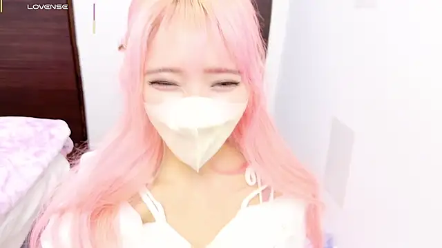 Snapshot of Mia-o0 chatting on 03-08-26, 09:35 Mia-o0 online show from 03-08-26, 09:35