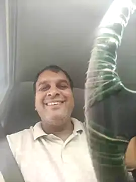 Snapshot of indiandesivillegeboy chatting on 07-10-26, 04:28 indiandesivillegeboy online show from 07-10-26, 04:28