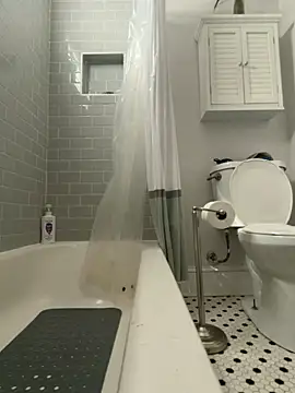 Snapshot of RaeganV chatting on 03-04-26, 06:58 RaeganV online show from 03-04-26, 06:58