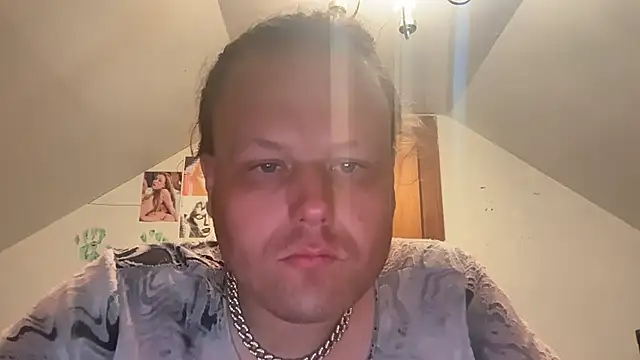 Snapshot of RaeganV chatting on 03-14-26, 12:28 RaeganV online show from 03-14-26, 12:28