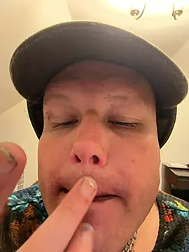 Snapshot of RaeganV chatting on 03-14-26, 06:02 RaeganV online show from 03-14-26, 06:02