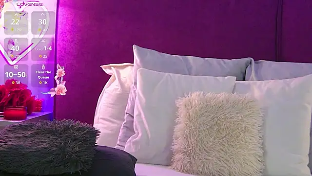 Snapshot of CellineHudson chatting on 03-11-26, 09:21 CellineHudson online show from 03-11-26, 09:21