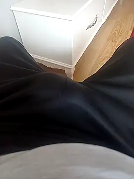 Snapshot of Serdar4535 chatting on 04-09-26, 07:36 Serdar4535 online show from 04-09-26, 07:36