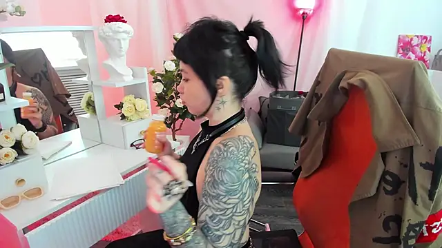 NeoGeisha online show from 06-22-26, 04:42