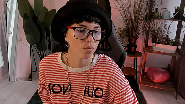 Snapshot of NeoGeisha chatting on 07-15-26, 03:45 NeoGeisha online show from 07-15-26, 03:45