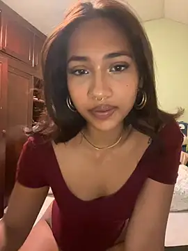 Snapshot of lyla_luv chatting on 03-07-26, 09:56 lyla luv online show from 03-07-26, 09:56