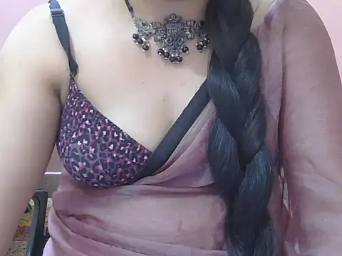 Snapshot of Cute_Sheetal chatting on 03-12-26, 12:44 Cute Sheetal online show from 03-12-26, 12:44