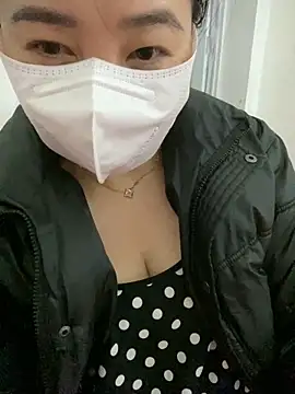 Snapshot of Irene_007 chatting on 02-06-26, 02:09 Irene 007 online show from 02-06-26, 02:09