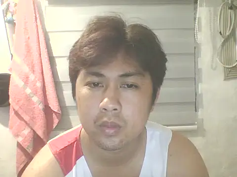 Snapshot of mattyXthridy chatting on 02-05-26, 02:43 mattyXthridy online show from 02-05-26, 02:43
