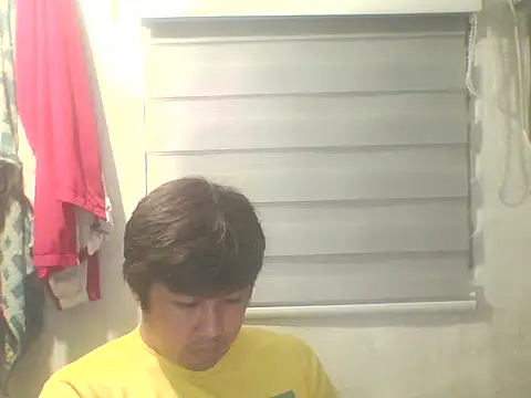 Snapshot of mattyXthridy chatting on 02-18-26, 12:01 mattyXthridy online show from 02-18-26, 12:01