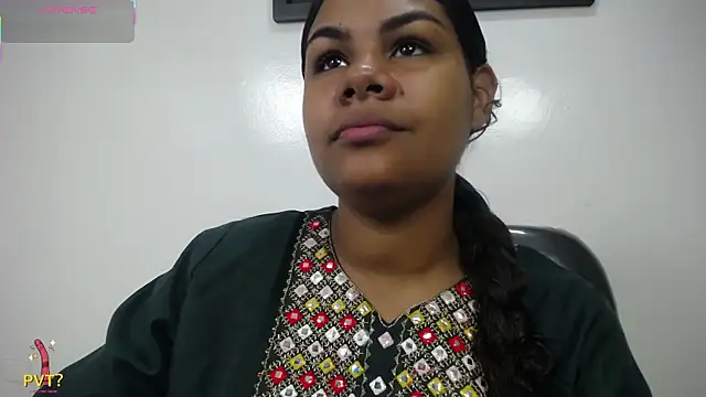 yaazhinii online show from 05-25-26, 11:49
