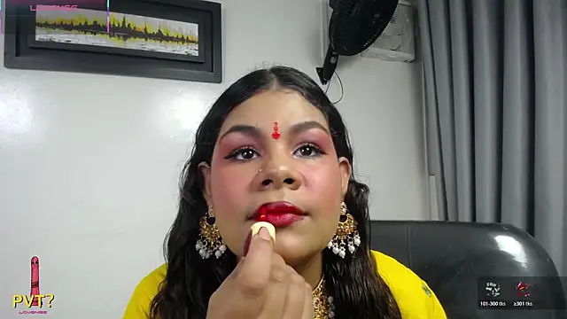 yaazhinii online show from 07-23-26, 11:30
