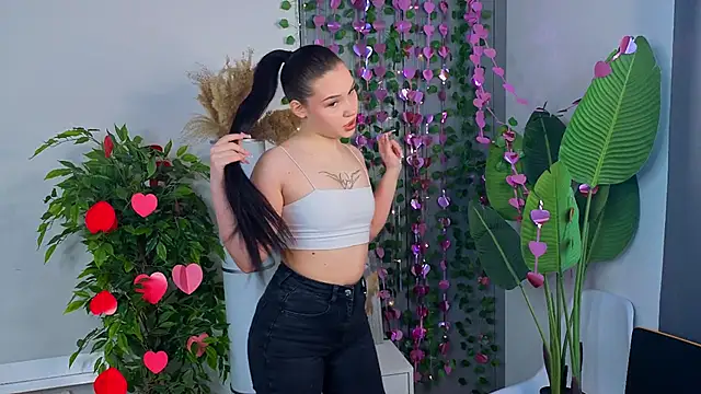 RoxannRunk online show from 02-18-26, 06:42