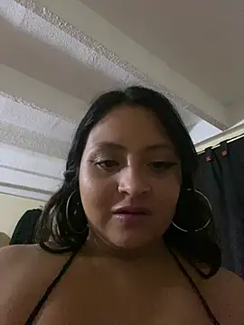 Snapshot of EmmaXDonald chatting on 03-12-26, 04:40 EmmaXDonald online show from 03-12-26, 04:40