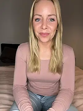 emily-becker22 online show from 03-19-26, 05:28