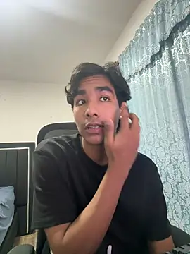 Snapshot of Pedestal_diamant chatting on 03-05-26, 01:01 Pedestal diamant online show from 03-05-26, 01:01