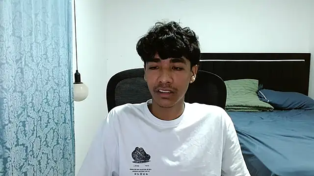 Snapshot of Pedestal_diamant chatting on 03-11-26, 11:55 Pedestal diamant online show from 03-11-26, 11:55