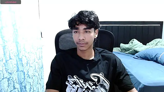 Snapshot of Pedestal_diamant chatting on 03-13-26, 12:17 Pedestal diamant online show from 03-13-26, 12:17