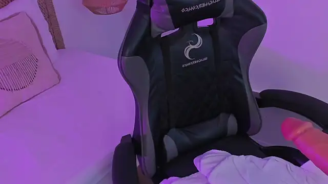 Snapshot of lilith_visser chatting on 03-05-26, 07:54 lilith visser online show from 03-05-26, 07:54