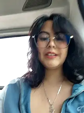 Snapshot of Mari-98 chatting on 02-06-26, 06:11 Mari-98 online show from 02-06-26, 06:11