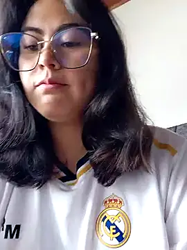 Snapshot of Mari-98 chatting on 02-09-26, 06:01 Mari-98 online show from 02-09-26, 06:01