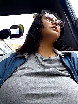 Snapshot of Mari-98 chatting on 03-14-26, 05:07 Mari-98 online show from 03-14-26, 05:07