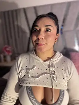 Snapshot of Grecia_Valmont chatting on 03-14-26, 09:31 Grecia Valmont online show from 03-14-26, 09:31