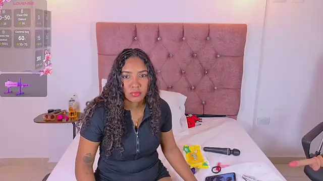 Snapshot of xblack_moon chatting on 03-12-26, 07:42 xblack moon online show from 03-12-26, 07:42