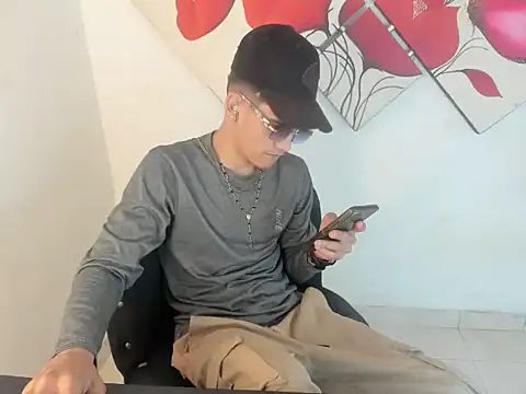 Jesshot bigcock20cm online show from 07-07-26, 05:54