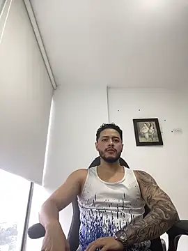 Snapshot of MattiaDupont chatting on 03-13-26, 09:43 MattiaDupont online show from 03-13-26, 09:43