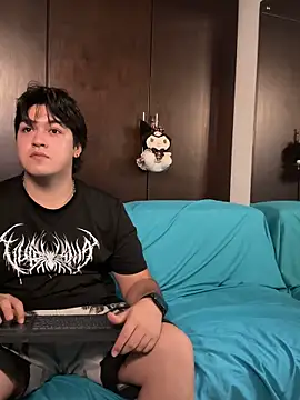 Snapshot of EmilyAndAndrew chatting on 03-02-26, 03:52 EmilyAndAndrew online show from 03-02-26, 03:52