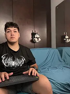 Snapshot of EmilyAndAndrew chatting on 03-08-26, 03:54 EmilyAndAndrew online show from 03-08-26, 03:54