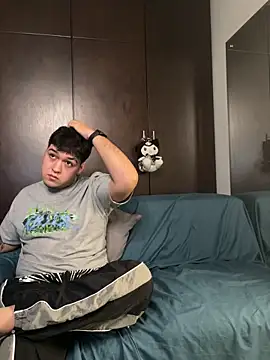 Snapshot of EmilyAndAndrew chatting on 03-11-26, 03:56 EmilyAndAndrew online show from 03-11-26, 03:56