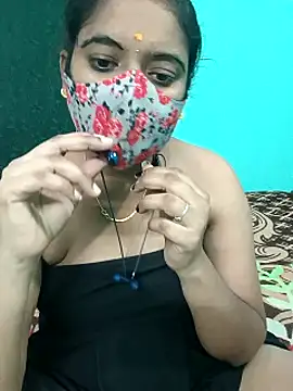 Snapshot of Tamilkannadacouple chatting on 03-11-26, 05:57 Tamilkannadacouple online show from 03-11-26, 05:57