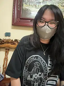 HaleyKin online show from 04-29-26, 04:11