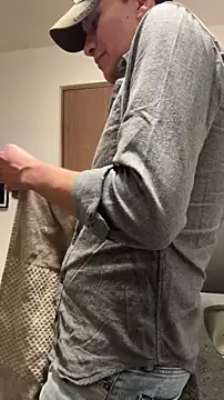 Snapshot of patbass7 chatting on 02-13-26, 06:31 patbass7 online show from 02-13-26, 06:31