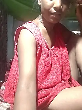 Sweet-runi online show from 05-26-26, 12:39