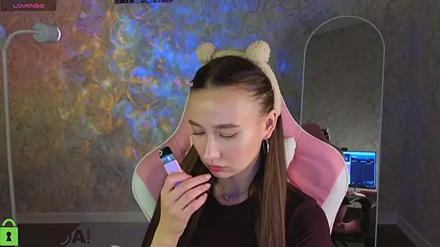 Snapshot of _Kiki_angel_ chatting on 03-13-26, 01:56 Kiki angel online show from 03-13-26, 01:56