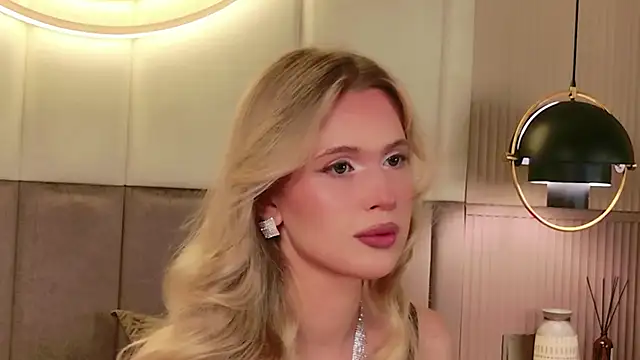 Snapshot of Beckie_White chatting on 07-21-26, 06:43 Beckie White online show from 07-21-26, 06:43