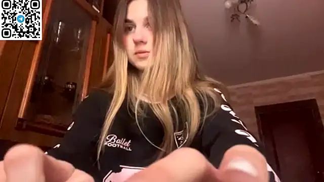 Snapshot of LovelySilk_63 chatting on 02-25-26, 08:35 LovelySilk 63 online show from 02-25-26, 08:35