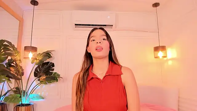 Snapshot of Nicole_Whittee chatting on 02-26-26, 07:24 Nicole Whittee online show from 02-26-26, 07:24