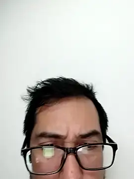 Snapshot of miiich86 chatting on 03-05-26, 05:36 miiich86 online show from 03-05-26, 05:36