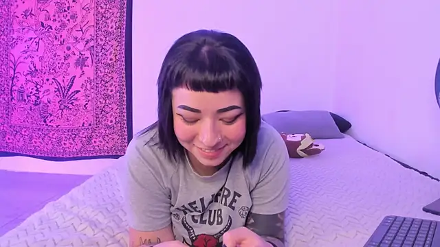 Snapshot of Aria_x_Orien_ chatting on 04-07-26, 06:30 Aria x Orien online show from 04-07-26, 06:30