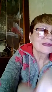 SophieBurns online show from 04-07-26, 01:11