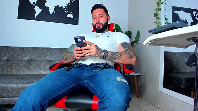 Snapshot of Alessrose chatting on 02-19-26, 07:54 Alessrose online show from 02-19-26, 07:54