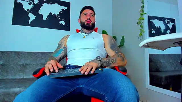 Snapshot of Alessrose chatting on 03-04-26, 07:42 Alessrose online show from 03-04-26, 07:42