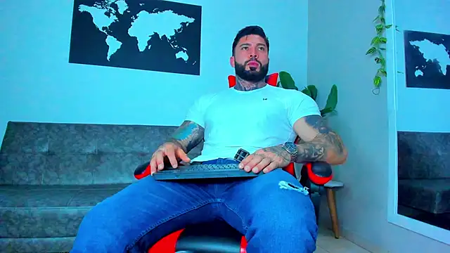 Snapshot of Alessrose chatting on 03-13-26, 07:31 Alessrose online show from 03-13-26, 07:31